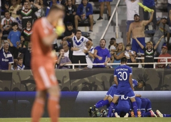 Antes de encarar o Fla, River perde para Vélez e amplia crise pelo Argentino