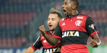 Rodinei e Éverton Ribeiro: dupla vira arma de Carpegiani pelo lado direito