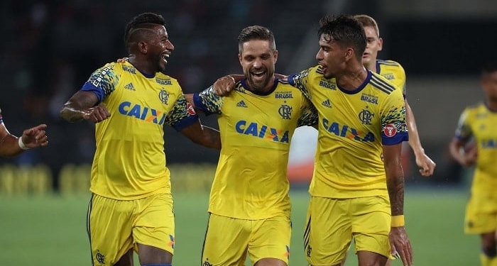 Rodinei analisa vitória do Fla e agradece oportunidade de Carpegiani