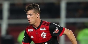 Em enquete, torcida do Fla coloca Ronaldo na vaga de Cuéllar na estreia da Liberta