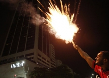 Temendo nova punição, Fla pede que torcida fique longe do Engenhão e de hotel do River