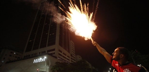 Temendo nova punição, Fla pede que torcida fique longe do Engenhão e de hotel do River
