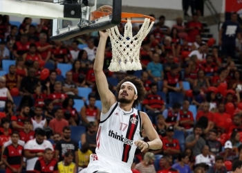 Na estreia de Anderson Varejão, Fla derrota o Campo Mourão pelo NBB