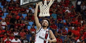 Na estreia de Anderson Varejão, Fla derrota o Campo Mourão pelo NBB