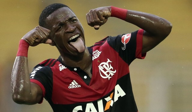 De "Caveirão" a Vinicius Jr: os dez anos e as quatro "gerações" do "chororô"