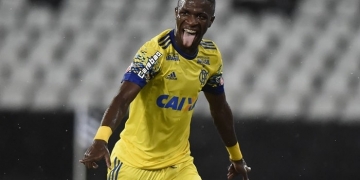 Em gols, Vinícius Júnior supera Neymar no início como profissional
