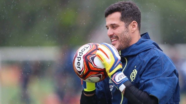 Zico elogia a volta de Julio Cesar ao Flamengo: ‘Os jovens vão evoluir bastante’