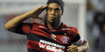 Ronaldinho diz que jogar com a camisa 10 do Flamengo era um sonho: ‘Algo mágico’