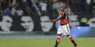 TJD analisa possível ofensa racial a Vinícius Jr; Flamengo repudia injúria