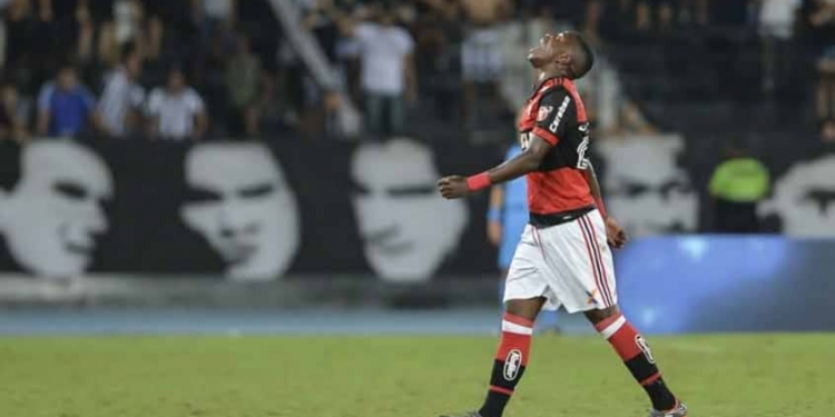 TJD analisa possível ofensa racial a Vinícius Jr; Flamengo repudia injúria