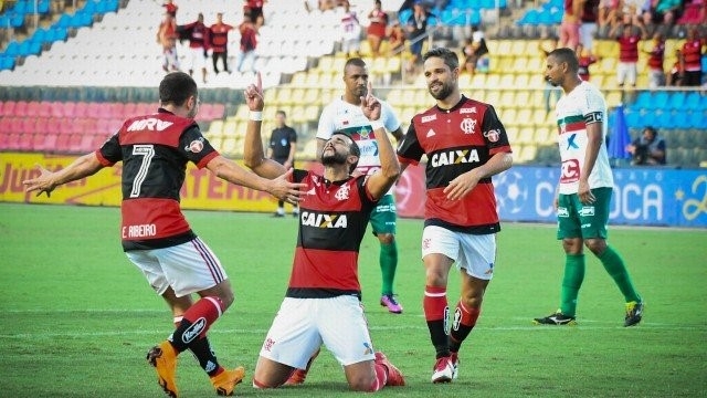 Após vaias da torcida do Fla a Dourado, Carpegiani pede paciência: ‘Está sendo inserido no grupo’