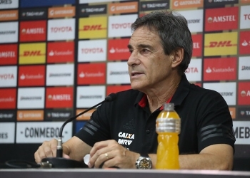 Carpegiani vê Fla 'sem combustível' e critica erro que gerou empate do River Plate