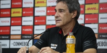Carpegiani vê Fla 'sem combustível' e critica erro que gerou empate do River Plate