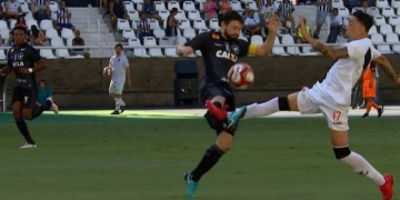 Fla deseja sorte na recuperação de João Paulo, do Botafogo, e torcida aplaude
