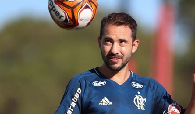 Comentaristas concordam com barração de Éverton Ribeiro: "Não tem sido decisivo"