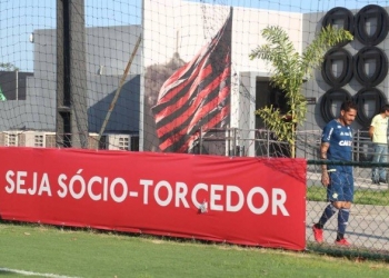 Fla vê debandada de sócios-torcedores, esgota modelo e promete mudanças sem prazo