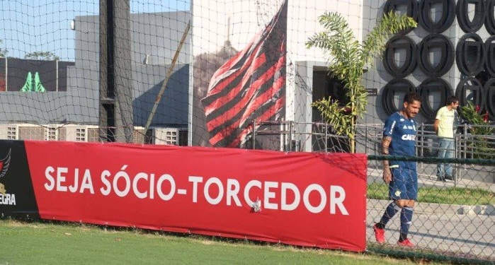 Fla vê debandada de sócios-torcedores, esgota modelo e promete mudanças sem prazo