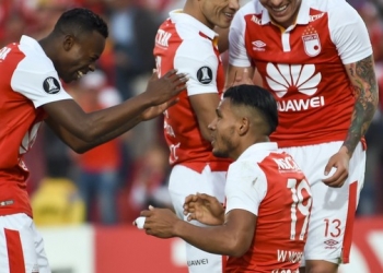 Em jogo do grupo do Fla, Santa Fe e Emelec empatam por 1 a 1 na Colômbia