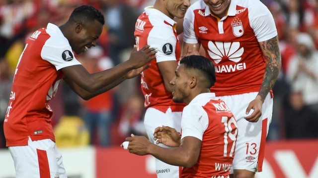 Em jogo do grupo do Fla, Santa Fe e Emelec empatam por 1 a 1 na Colômbia