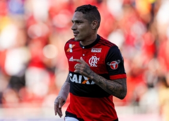Flamengo deve renovar com Guerrero? Veja os números do peruano e avalie