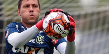 Diego Alves critica falta de objetividade do Fla, e projeta: ‘Quarta é outra competição’