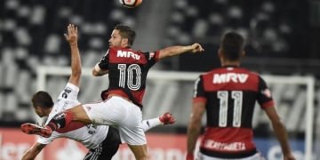 Diego critica arbitragem e elogia atuação do Fla: "No geral vejo pontos positivos"