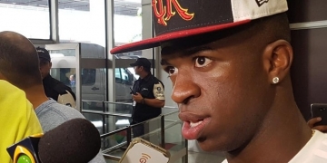 Flamengo volta ao Rio com três pontos na bagagem e Vinicius Junior sob os holofotes