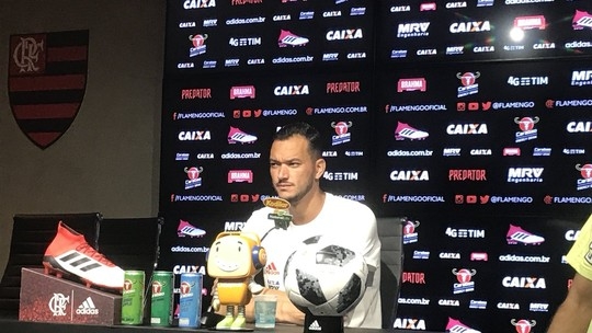 Vantagem na semifinal não faz a cabeça de Réver: "Atitude tem que ser nossa"