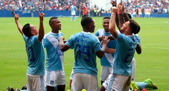 Com time quase completo, Emelec 100% goleia por 4 a 1 antes de receber o Fla