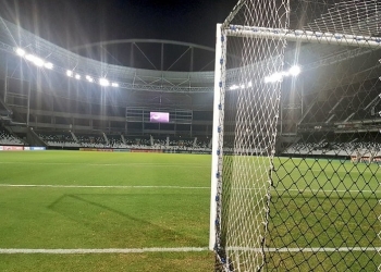 Fla e Flu esbarram em preço alto do Botafogo por pacote no Engenhão