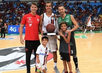 Em ano de despedida, Marcelinho recebe homenagens de rivais: "Motivo de orgulho"