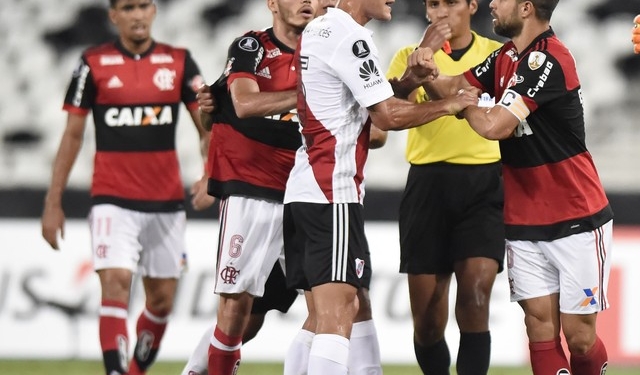 Muito além dos portões fechados: seis motivos para o tropeço do Fla na estreia