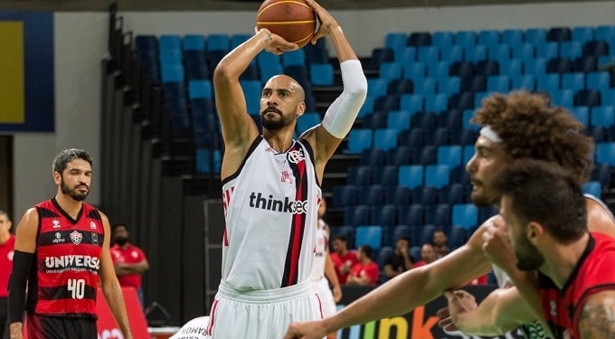 Marquinhos joga demais, e Flamengo bate o Vitória para fechar 1ª fase do NBB