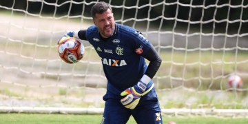 Perto da estreia, Julio Cesar elogia Vinicius a italianos e fala do retorno: "Vale a pena"