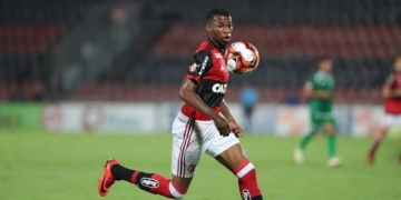 Facincani questiona 'sumiço' de Jean Lucas no Flamengo: "Bom jogador e saiu da equipe. Cadê?"