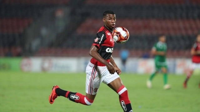 Facincani questiona 'sumiço' de Jean Lucas no Flamengo: "Bom jogador e saiu da equipe. Cadê?"