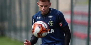 Jonas destaca espírito de Libertadores do Fla: "Se não for firme, os caras te atropelam"