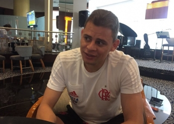 Da Champions à Liberta, Jonas volta ao Fla com dica do seu João: "Devagar, meu filho"