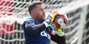 Time do Fla celebra estreia de Julio Cesar: 'Goleiro de Copa do Mundo'