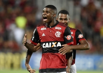 Fla e Lincoln vão selar renovação até 2023, e atacante terá multa mais alta do elenco