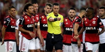 Jornal equatoriano provoca o Fla antes de jogo contra o Emelec: ‘Já não dão medo’