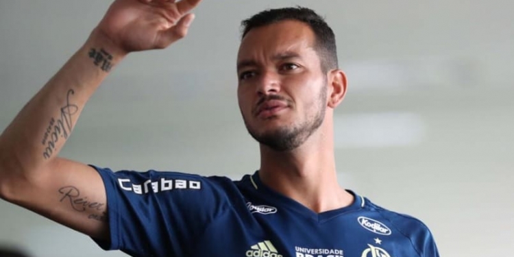 Réver deixa o DM e pode reforçar o Fla na semifinal da Taça Rio