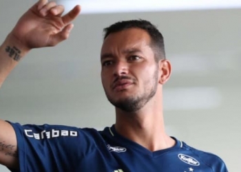 No Fla, Réver entra em fase final de tratamento no tornozelo direito