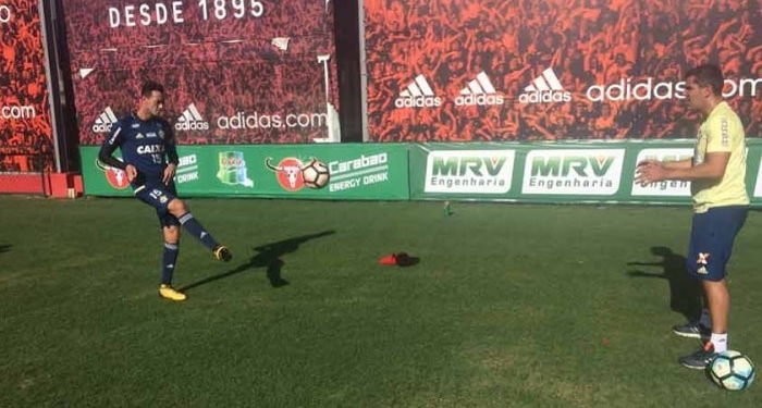 Carpegiani não sabe se terá Réver contra o Emelec