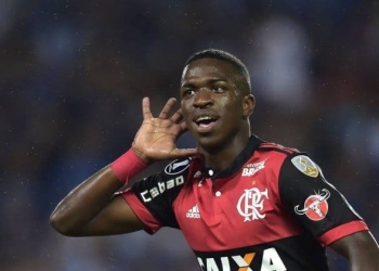 Entenda como o Fla interpreta rendimento de Vinicius Jr como titular e reserva