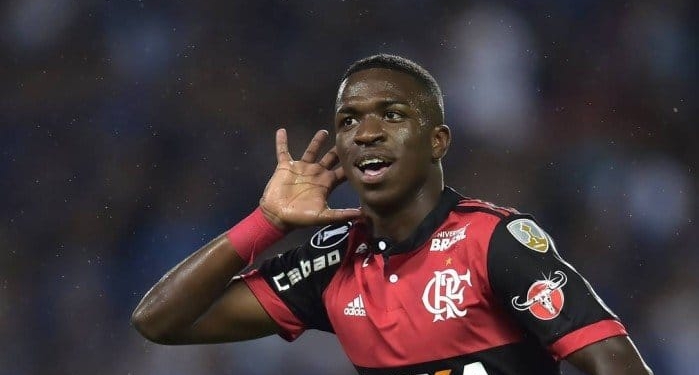 Entenda como o Fla interpreta rendimento de Vinicius Jr como titular e reserva
