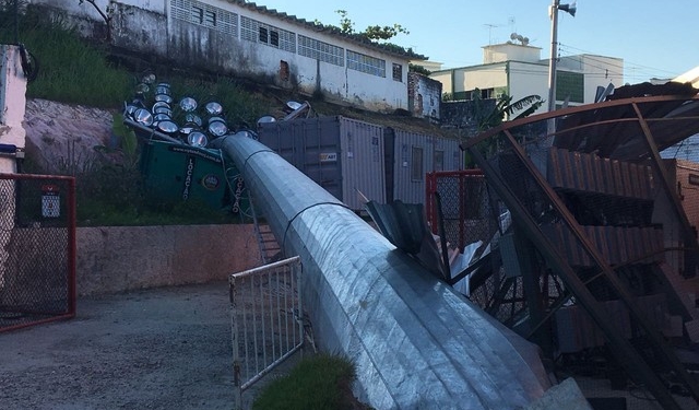 Fla planeja começar a retirar torres da Ilha do Urubu no fim de semana