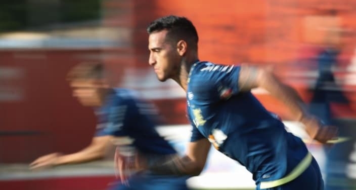 Com apenas 67 minutos no ano, Trauco recebe chance de Carpegiani