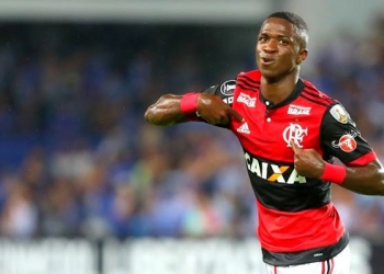 Gols de Vinicius Jr são comparados a Ronaldo na imprensa espanhola