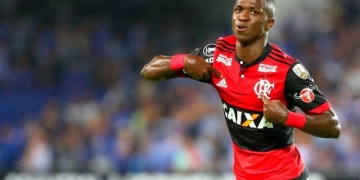 Gols de Vinicius Jr são comparados a Ronaldo na imprensa espanhola